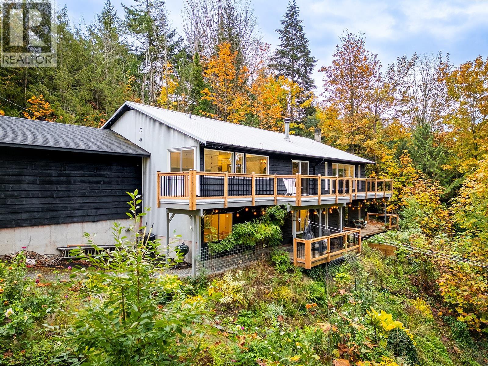 40202 Skyline Dr, Squamish, BC V8B 0L1
