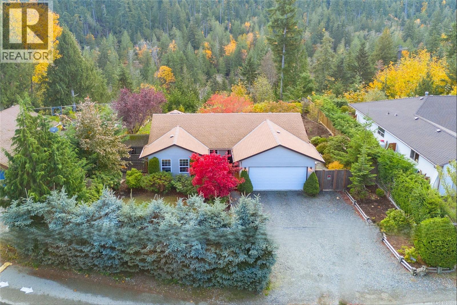 1752 Country Rd, Qualicum Beach, BC V9K 2S3