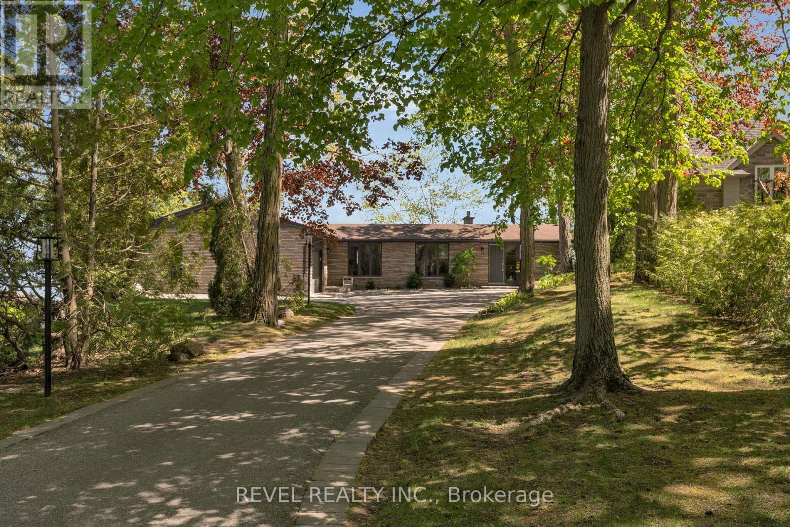 416 Bay St, Orillia, ON L3V 3X4