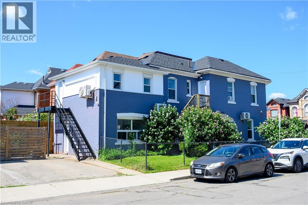 262 Robert St, Hamilton, ON L8L 2R4