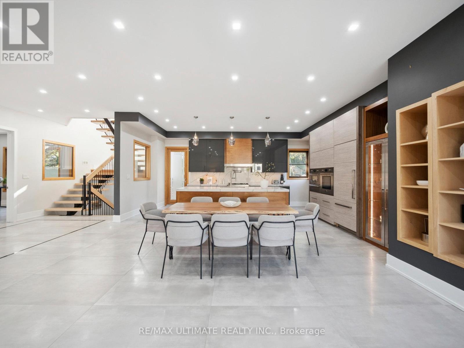 74 Leisure Ln, Richmond Hill, ON L4C 4X1