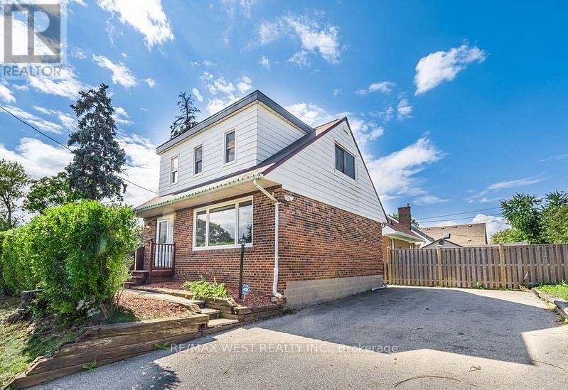 62 Stavely Cres, Toronto, ON M9W 2C4