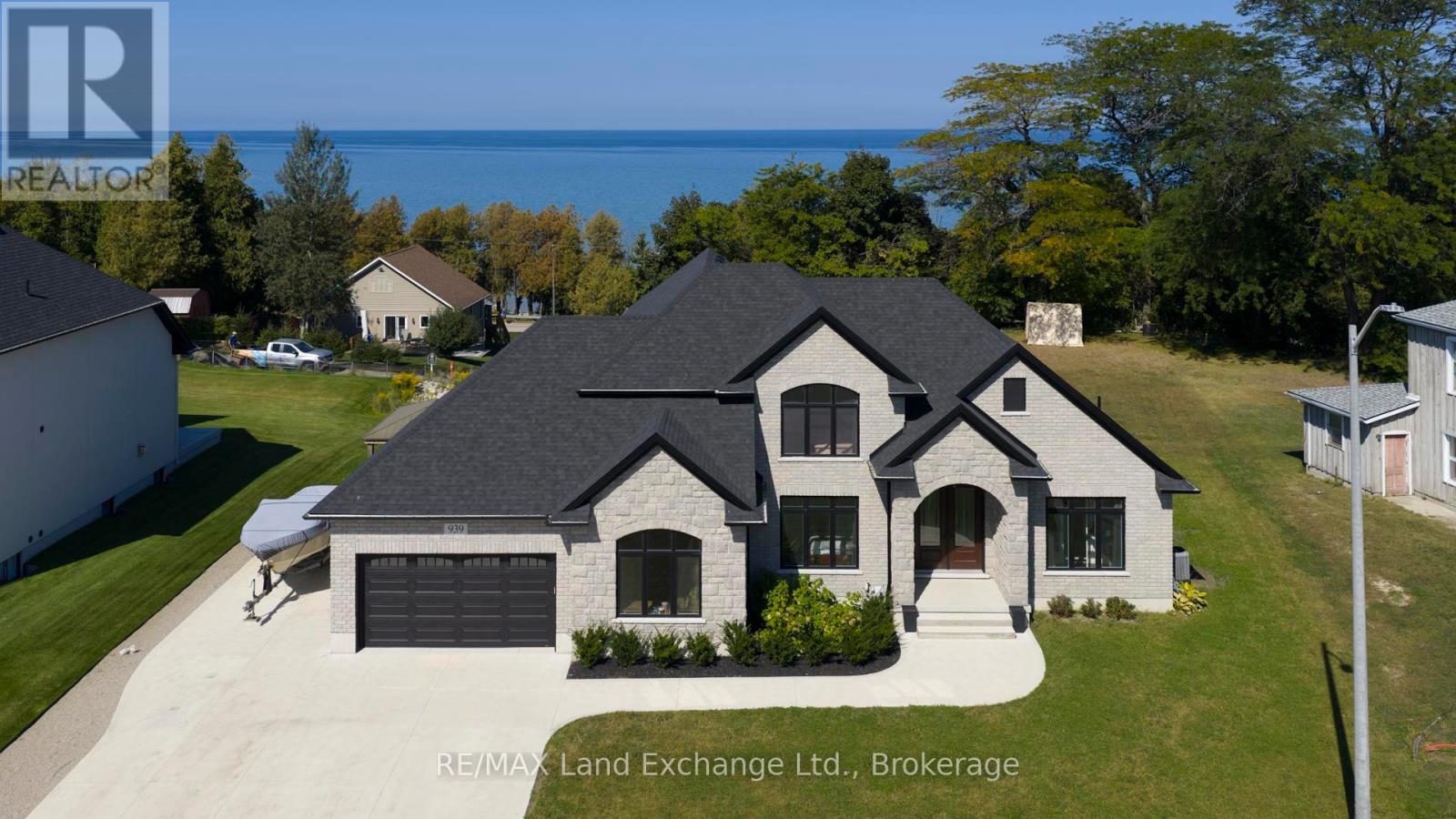 939 Bogdanovic Way, Huron-Kinloss, ON N2Z 0H4