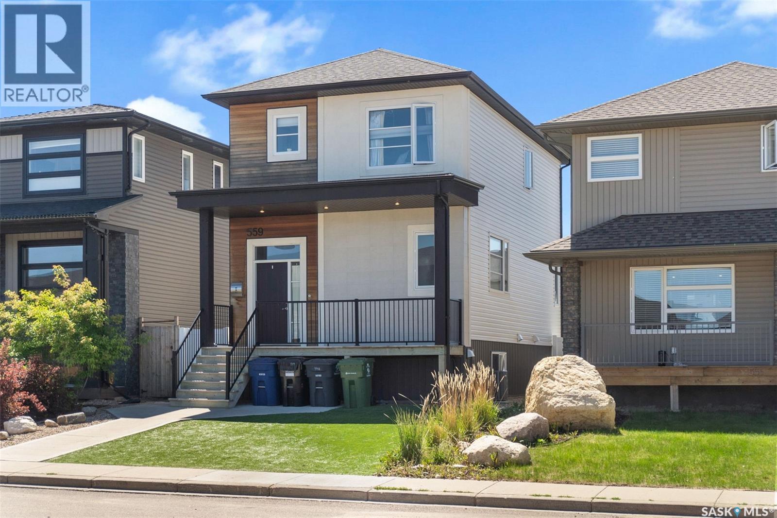 559 Kloppenburg Cres, Saskatoon, SK S7S 1N1