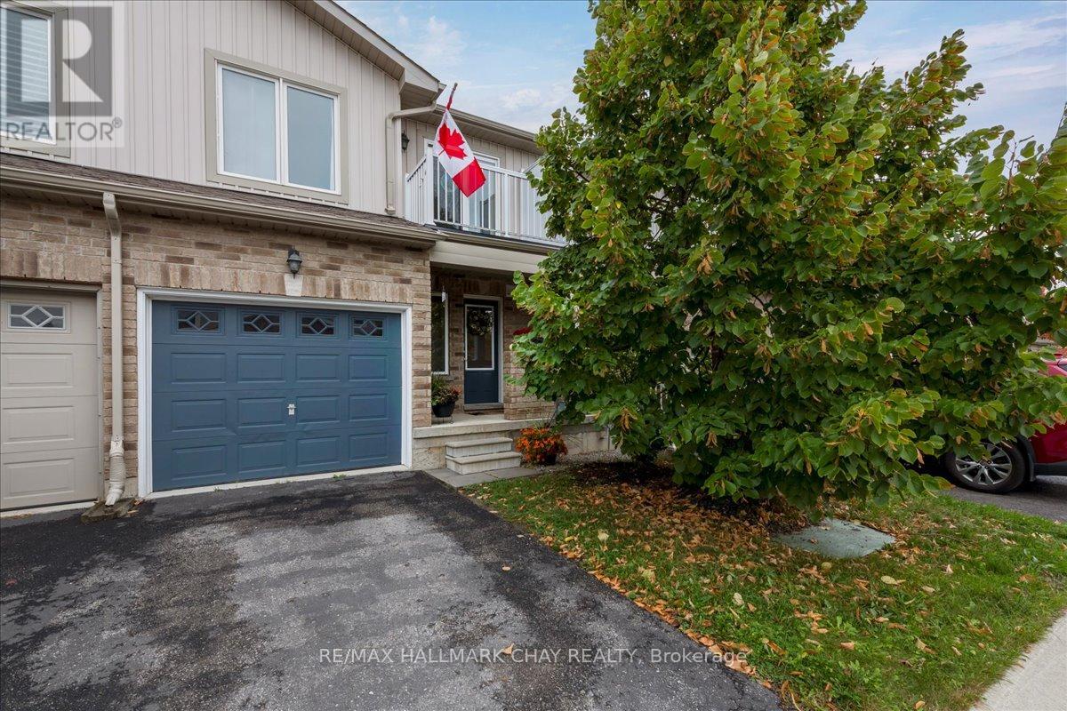 7 90 Sovereigns Gate, Barrie, ON L4N 0Y9