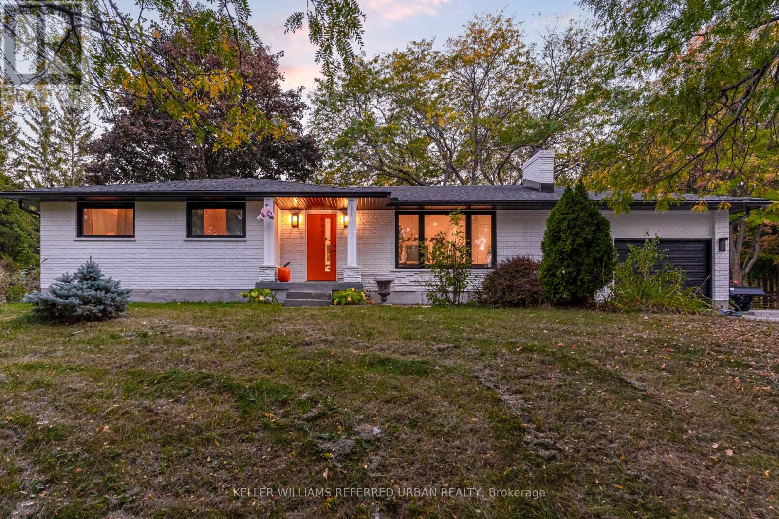 886 Sixth St, Collingwood, ON L9Y 3Y9