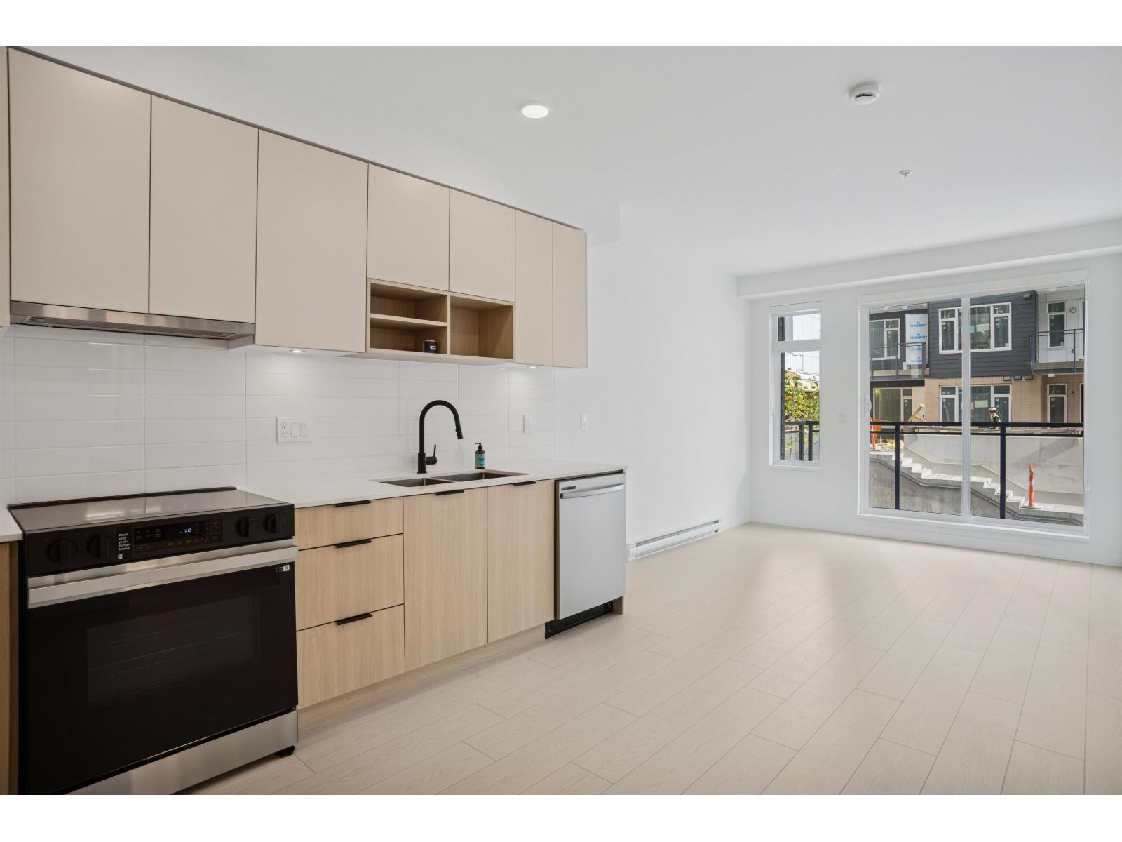 10488 138a Street Unit 209, Surrey, BC V3T 0W4