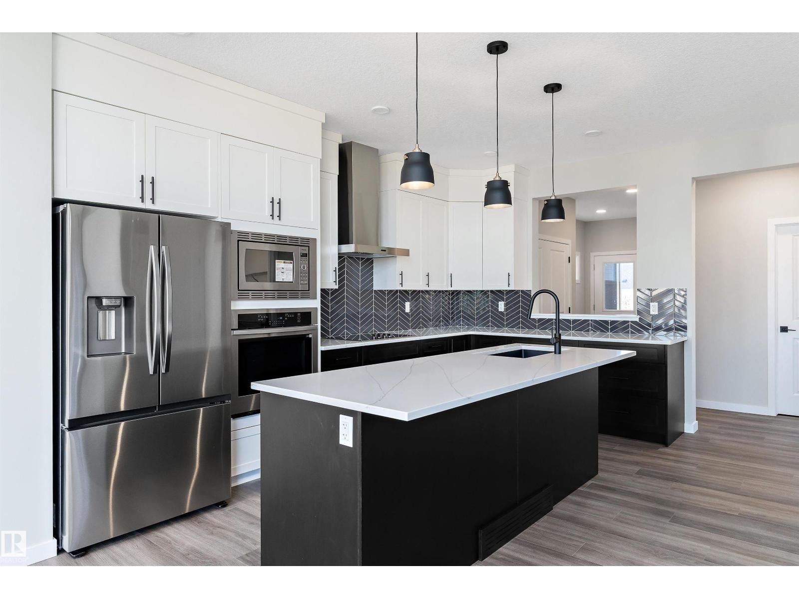 4777 Kinney Rd SW, Edmonton, AB T6W 5G4