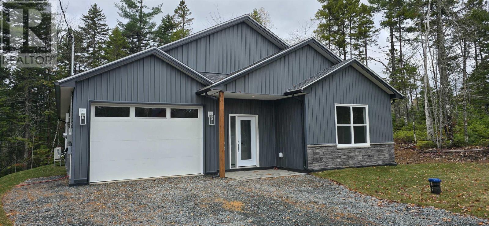 60 Quail Rdg, Beaver Bank, NS B4G 0C8