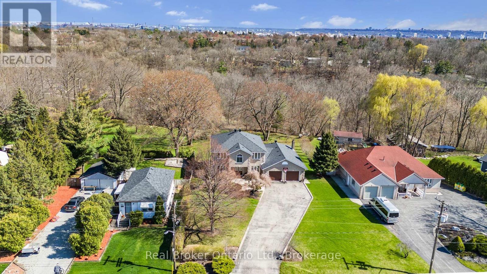 266 Sumach Dr, Burlington, ON L7R 3X5