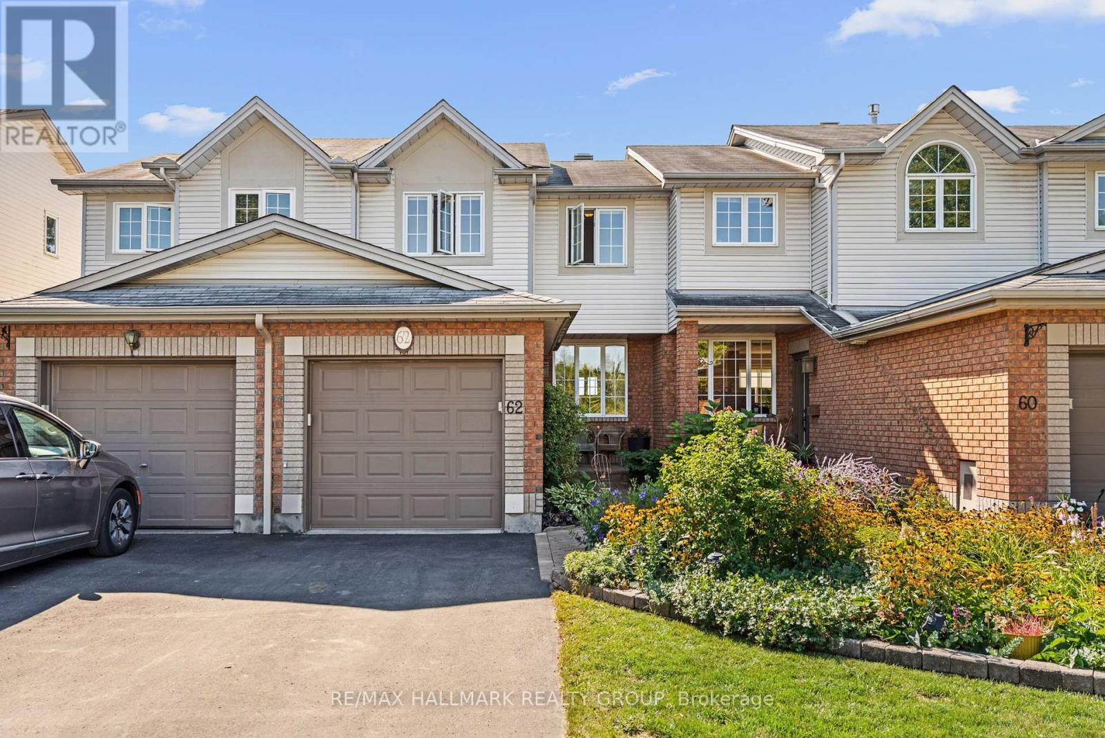 62 College Cir, Ottawa, ON K1K 4R8