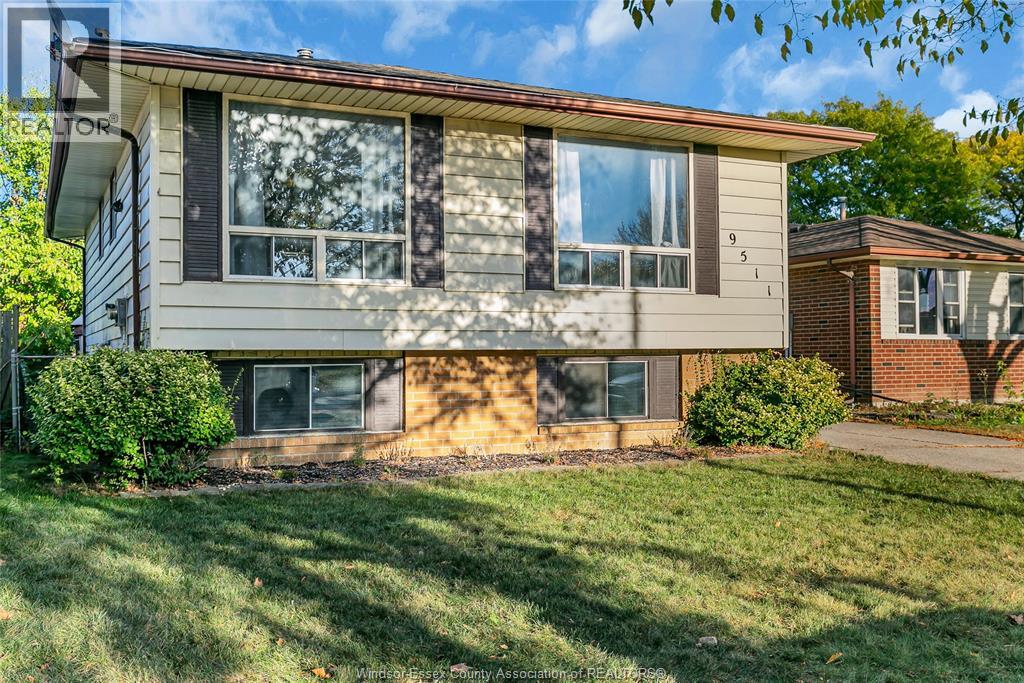 9511 Avery, Windsor, ON N8R 2C1