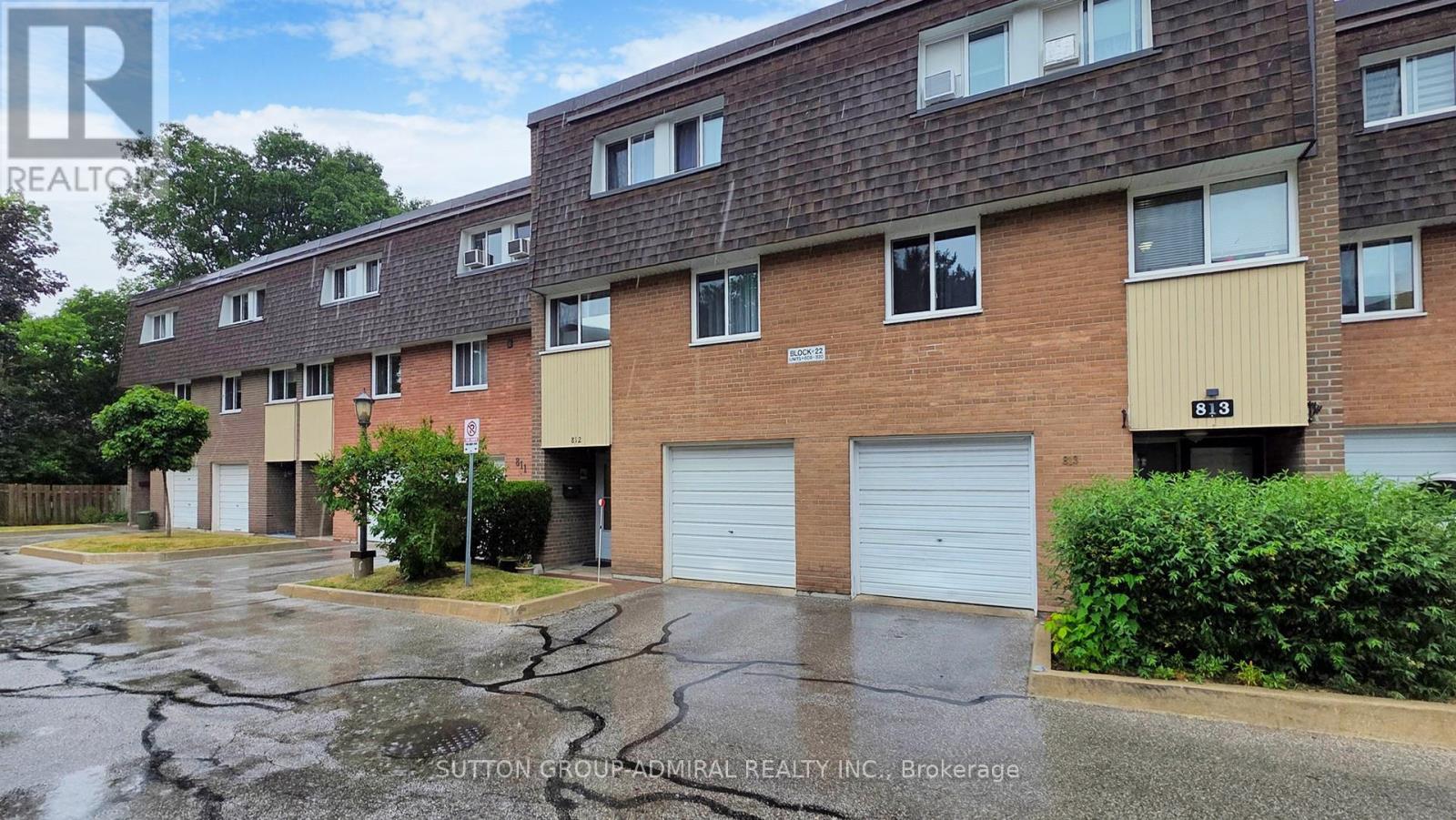 812 22 Tandridge Cres, Toronto, ON M9W 2N7
