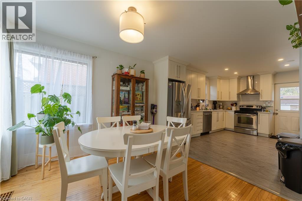 374 Weber St E, Kitchener, ON N2H 1G5