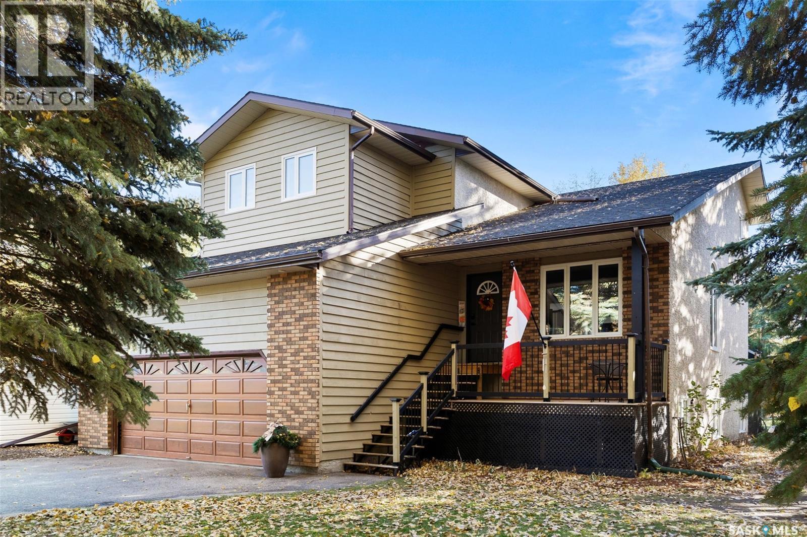 23 Kingsmere Ave, White City, SK S4L 5B1