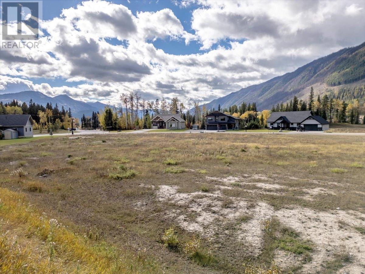 2107 Whiskey Jack Dr, Sparwood, BC V0B 2G2