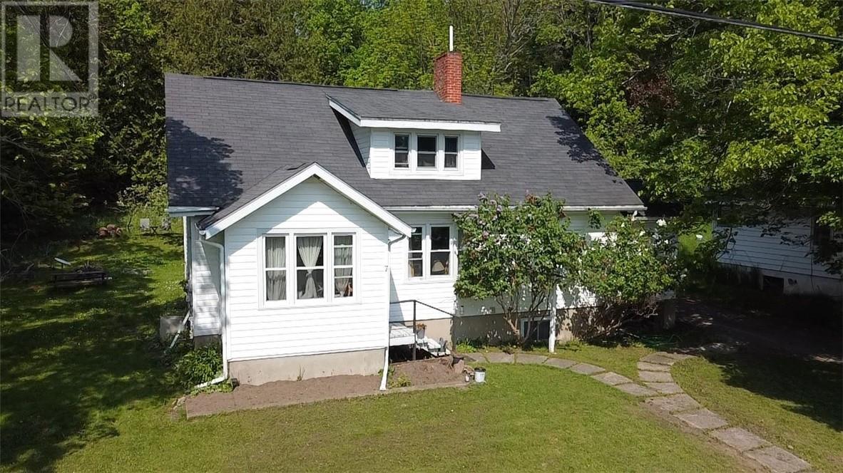 7 Laird St, Gore Bay, ON P0P 1H0