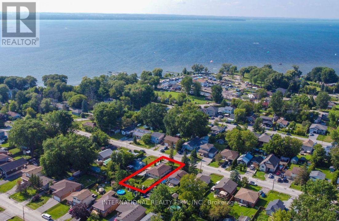 355 Hollywood Dr, Georgina, ON L4P 3A2