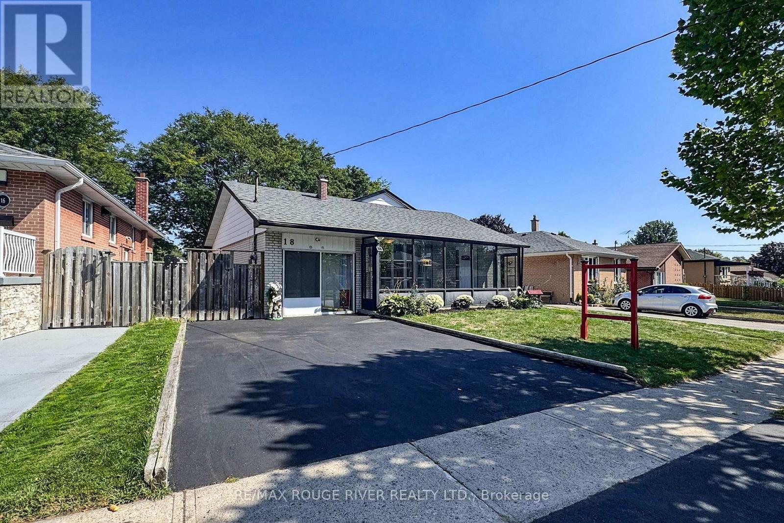 18 Darlingside Dr, Toronto, ON M1E 3N8