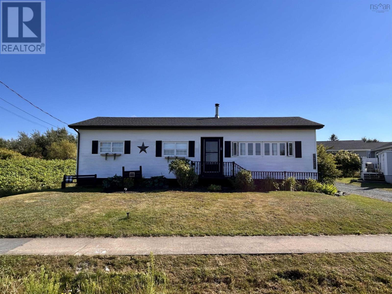 88 Reservior Ave, Glace Bay, NS B1A 4M4