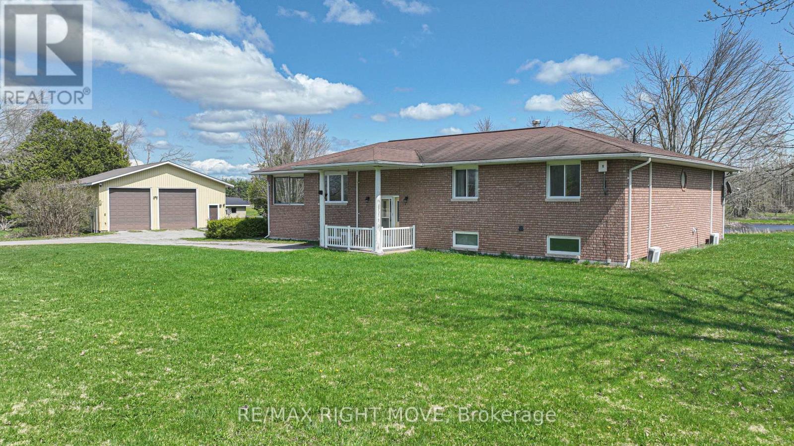 2723 Monck Rd, Ramara, ON L3V 0P6
