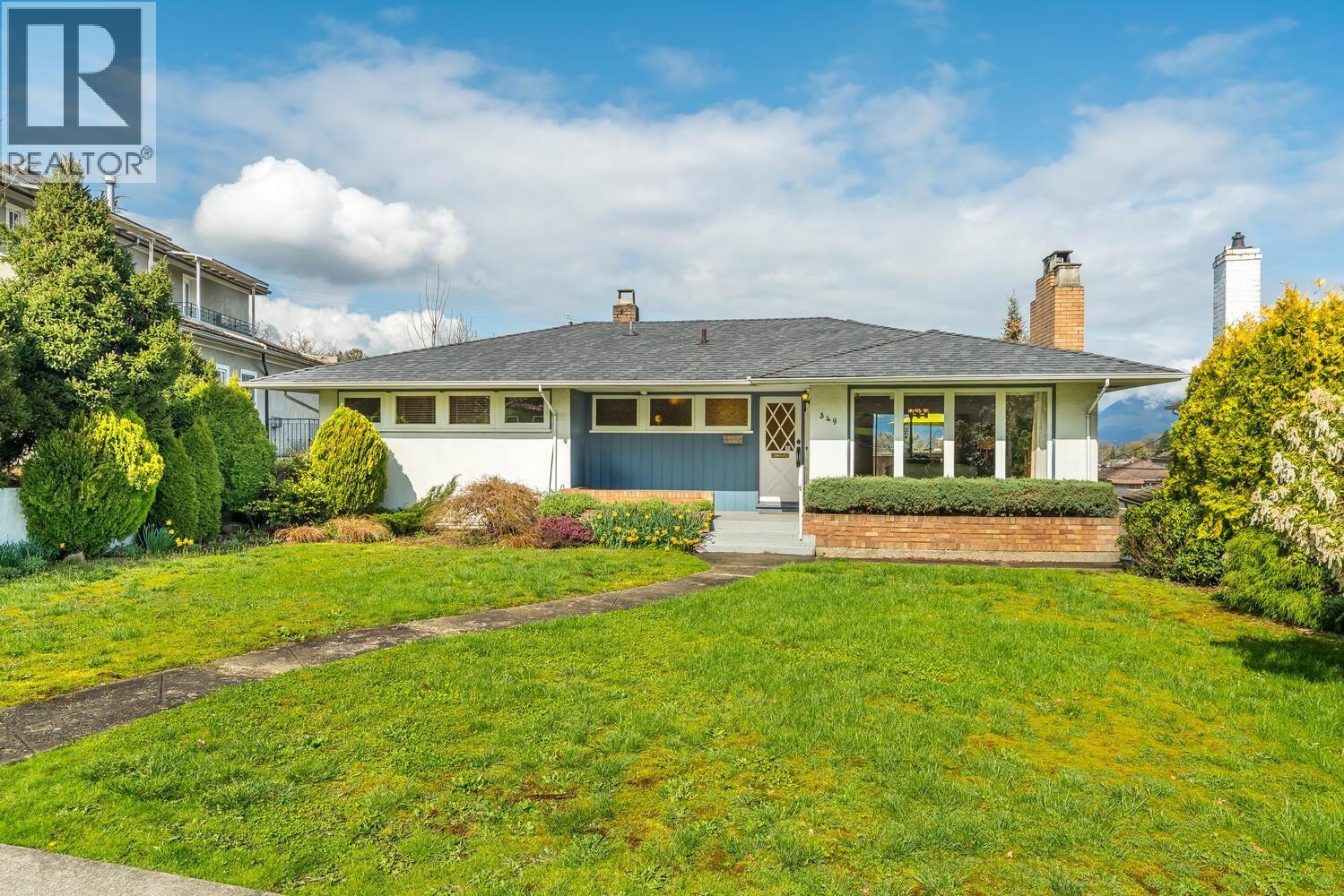 349 Midlothian St, Vancouver, BC V5Y 2M1