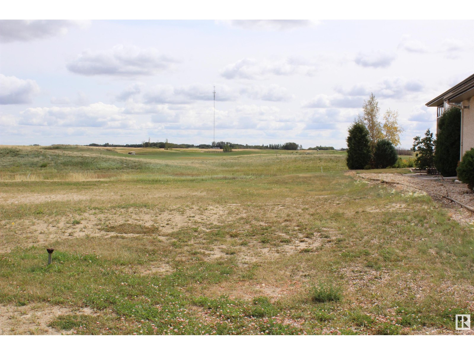 25 Whitetail Gr, Mundare, AB T0B 3H0