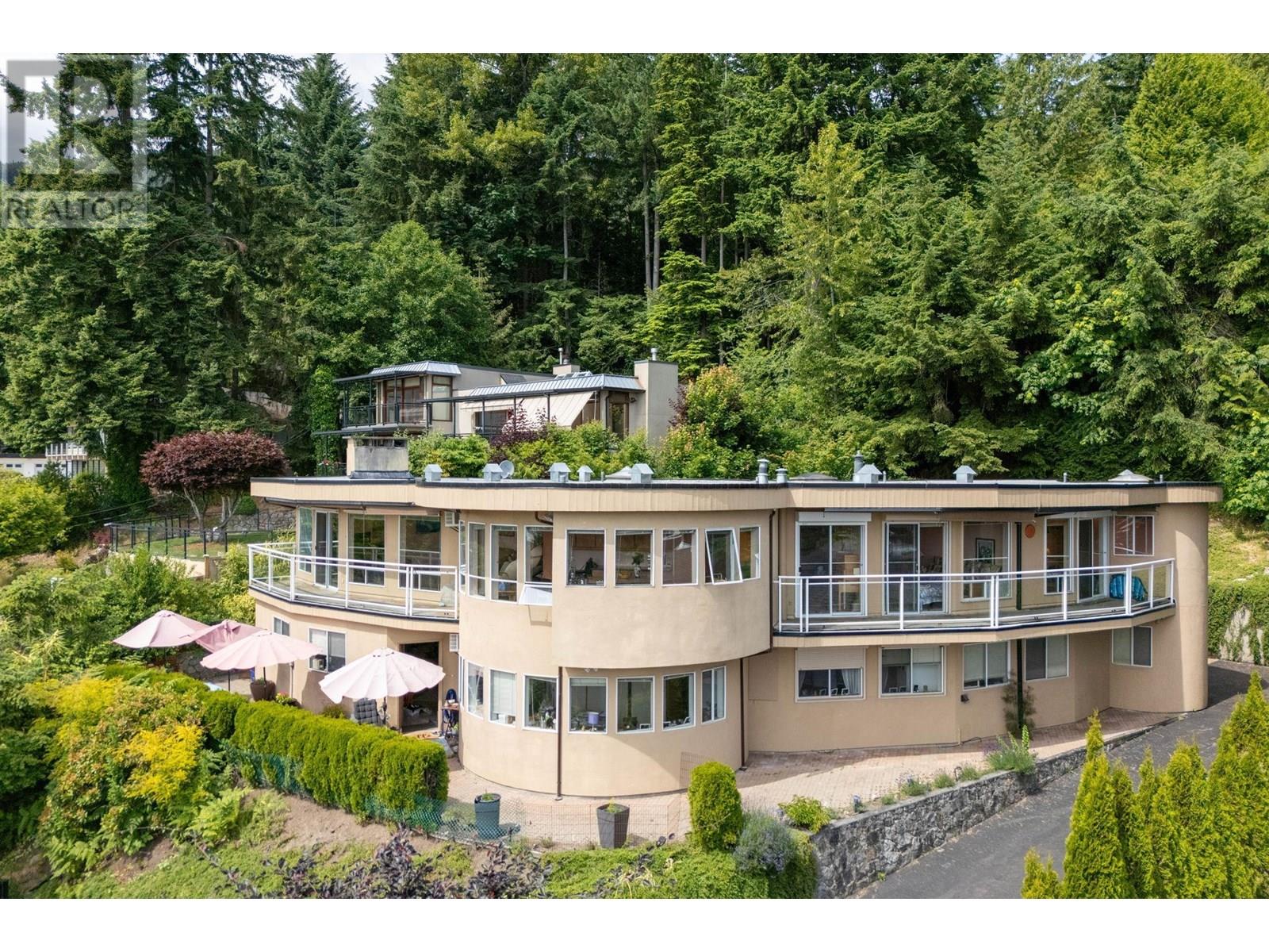 2735 Skilift Pl, West Vancouver, BC V7S 2T6