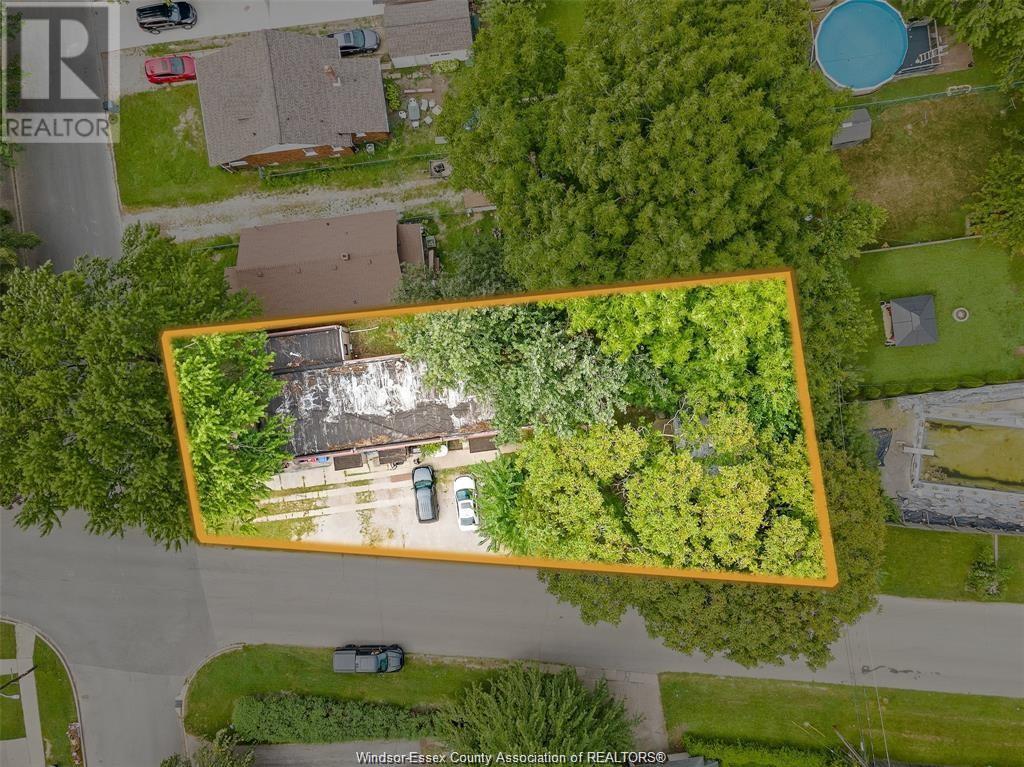 1594 Westminster Blvd, Windsor, ON N8T 1W9