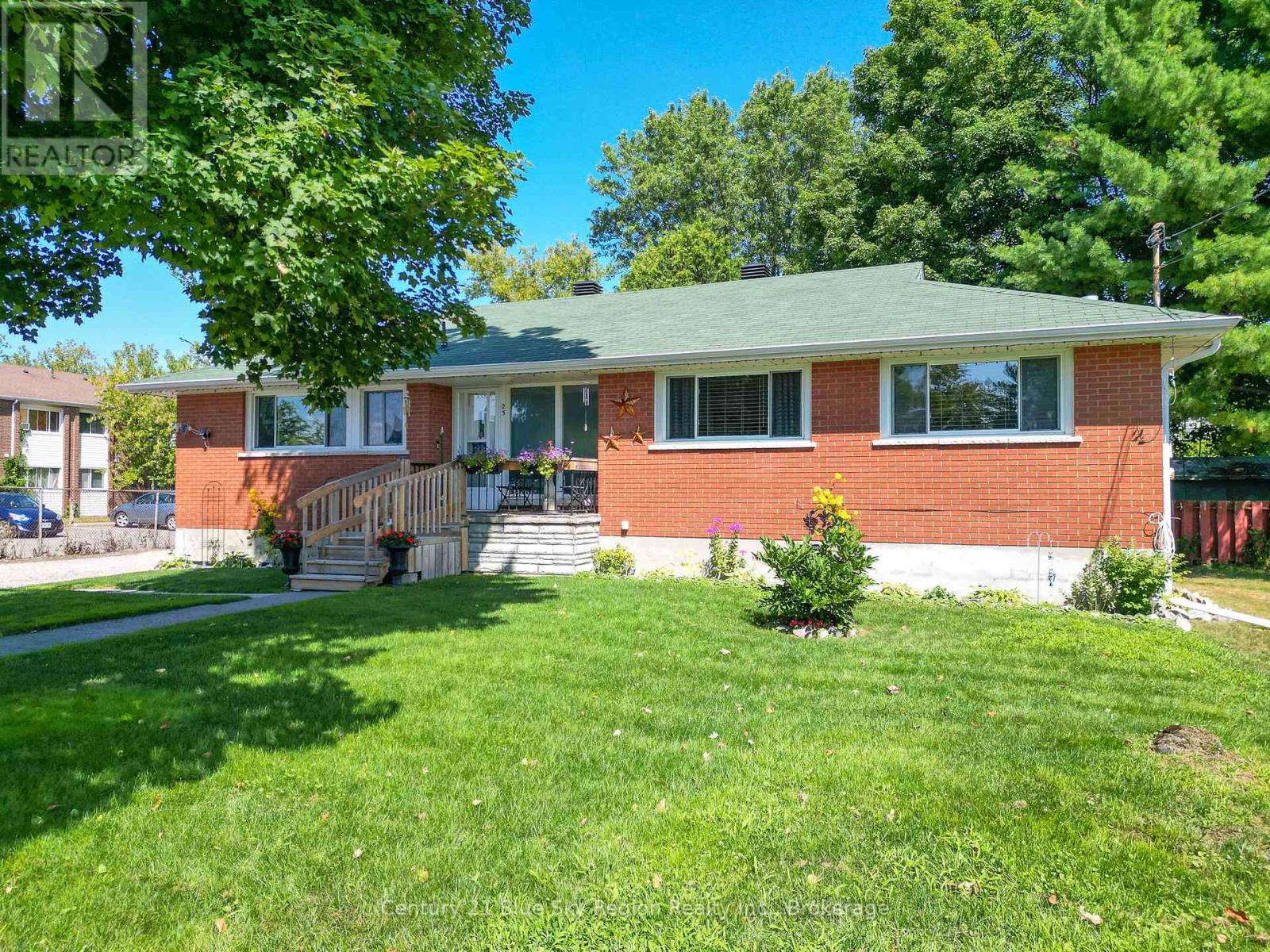 25 William St, West Nipissing Sturgeon Falls, ON P2B 2Y2