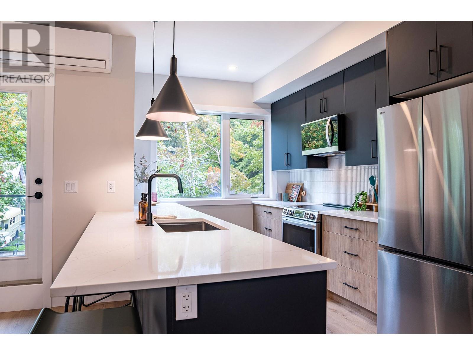 1207 Third St, Revelstoke, BC V0E 2S0