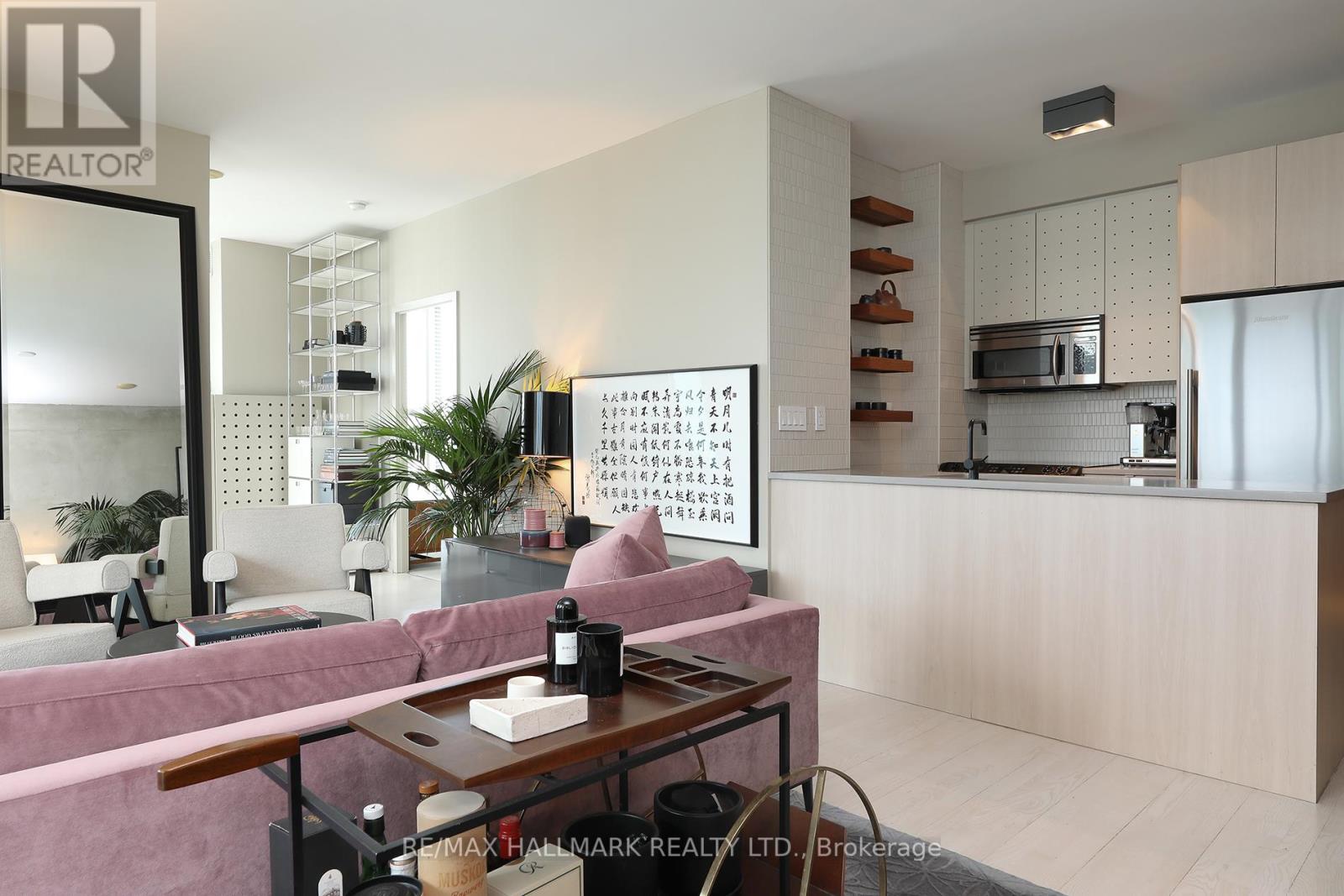 2406 33 Lombard St, Toronto, ON M5C 3H8