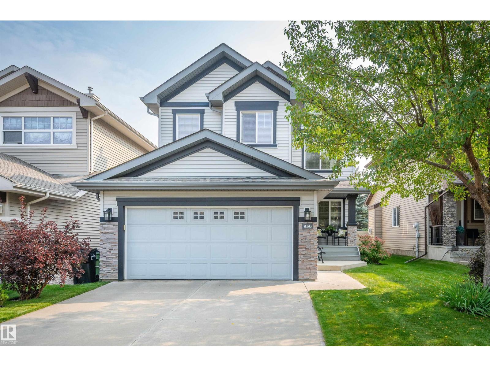 956 Chahley Cr NW, Edmonton, AB T6M 0C8