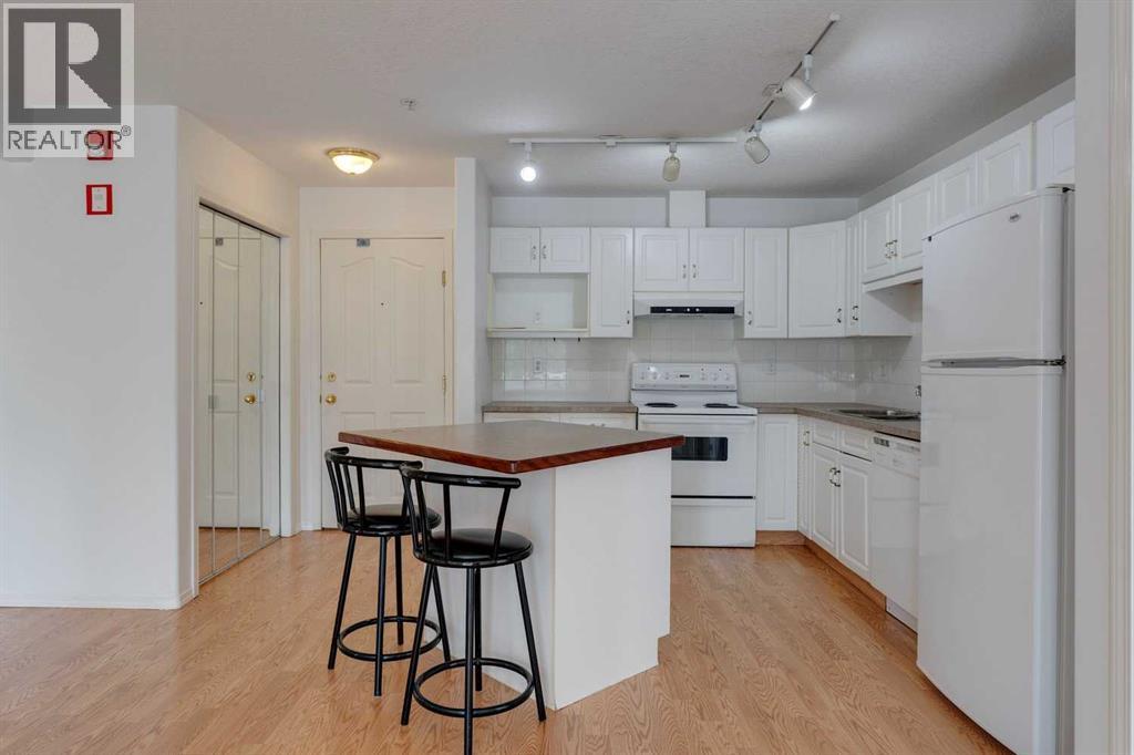 165 Manora Place Ne Unit 210, Calgary, AB T2A 7X5