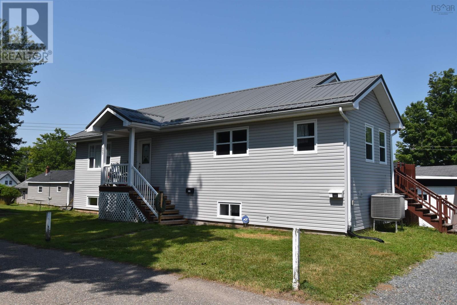 25 Cook St, Truro, NS B2N 2E4