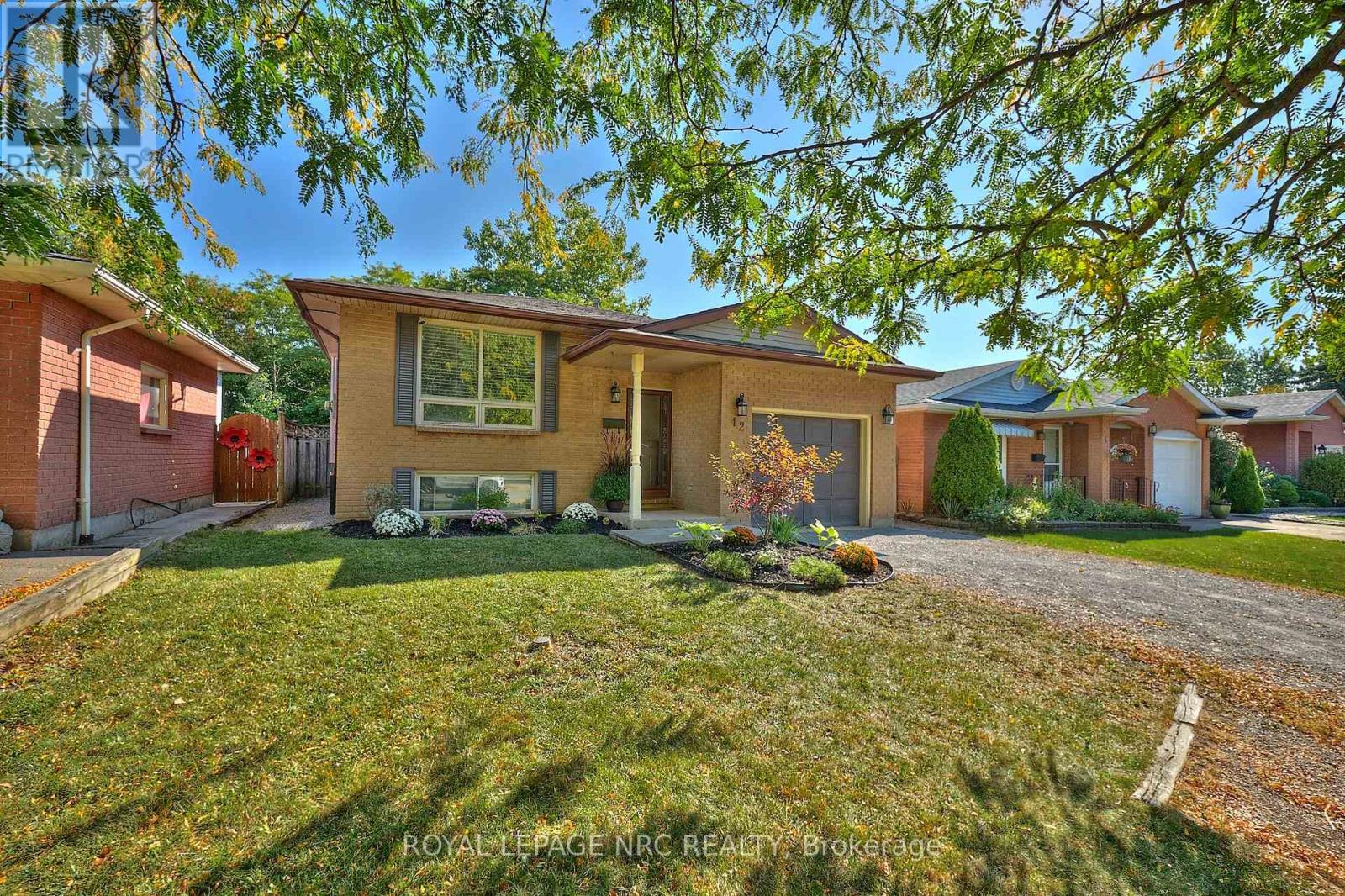 12 Andrea Dr, St. Catharines, ON L2S 3N7