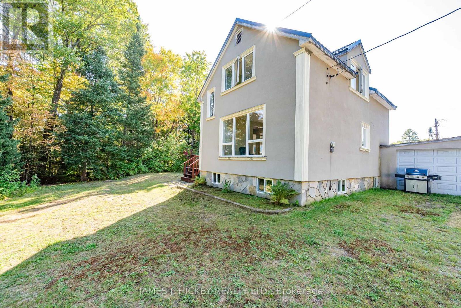 37091 Highway 17 Hwy, Laurentian Hills, ON K0J 2H0