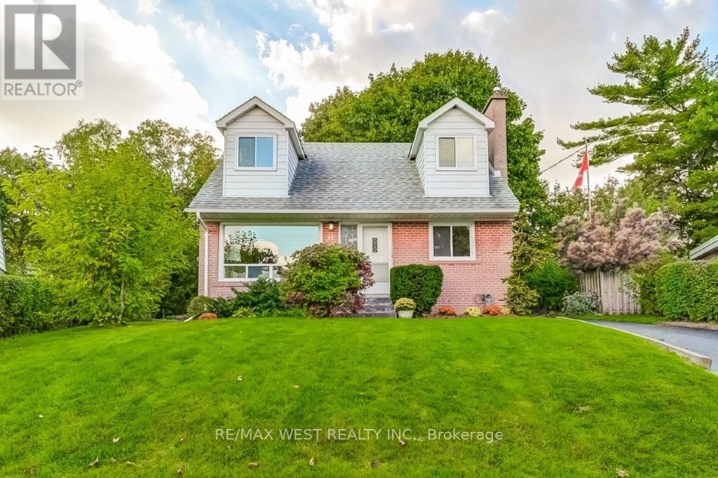 47 Breadner Dr, Toronto, ON M9R 3M5