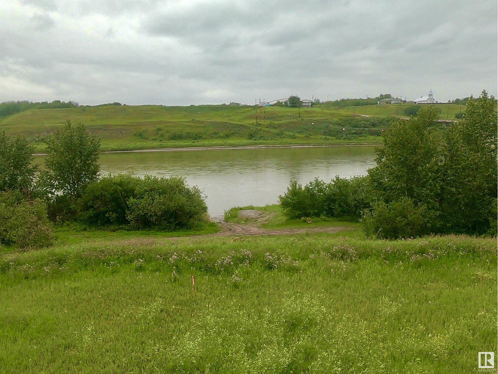 208 River St, Duvernay, AB T0B 0P0