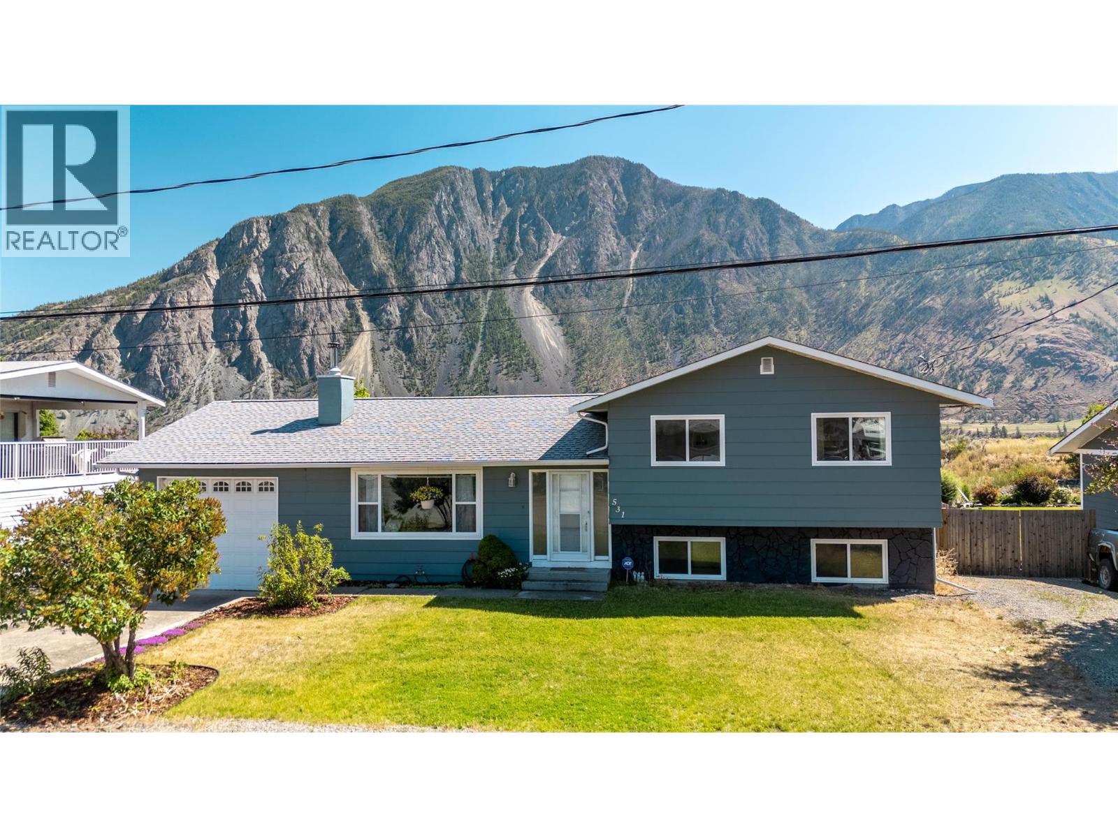 531 3 Ave, Keremeos, BC V0X 1N2