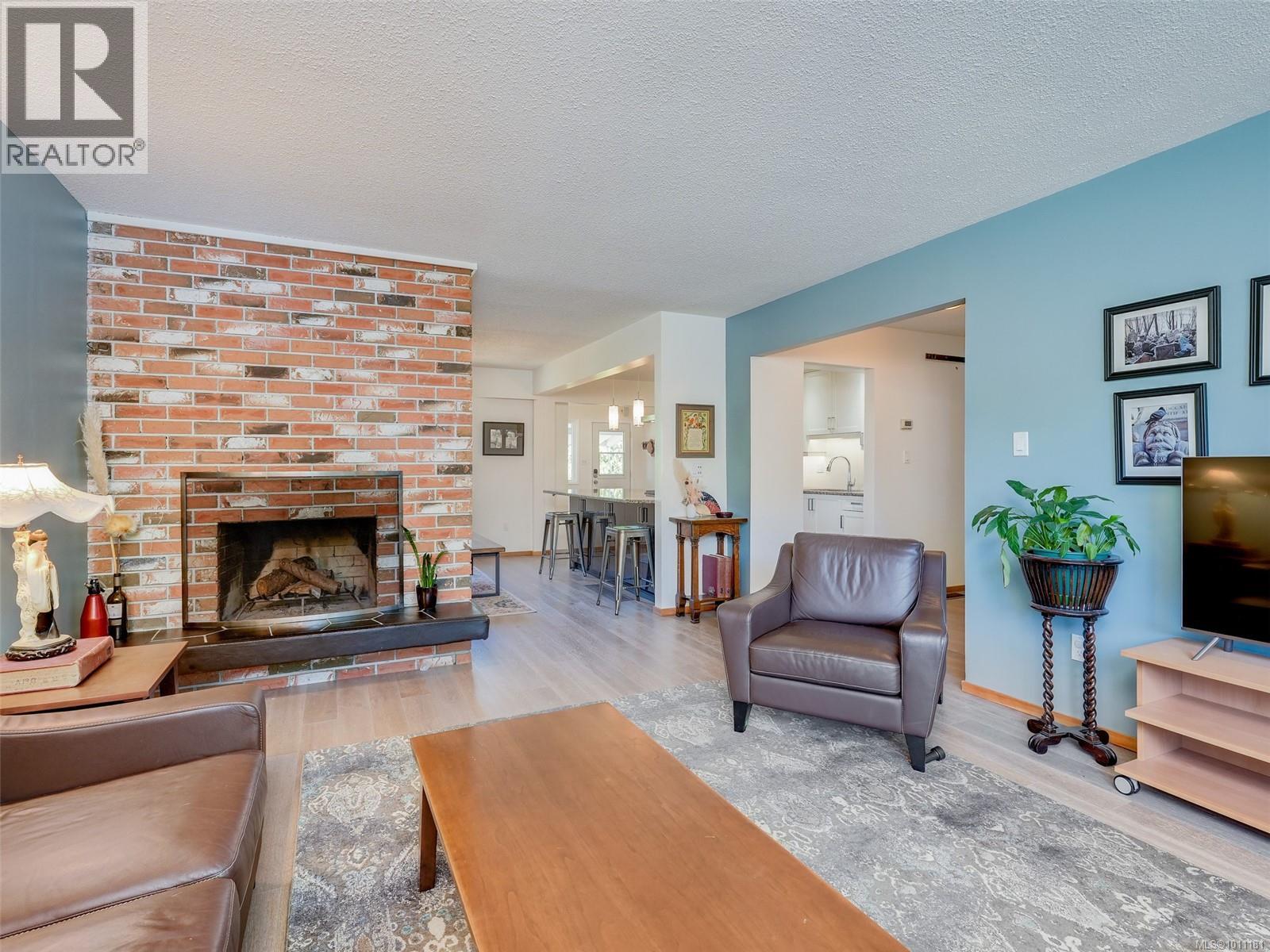 1844 Kings Rd, Saanich, BC V8R 2P3