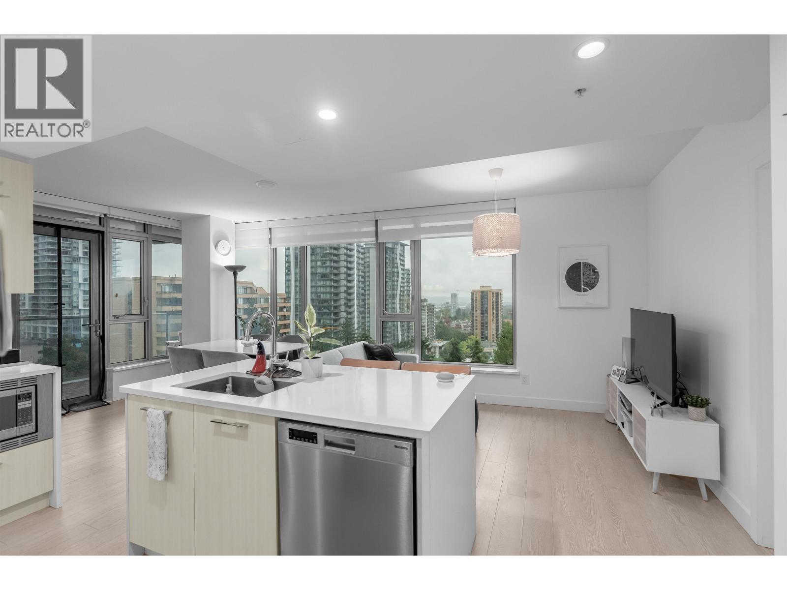 518 Whiting Way Unit 1007, Coquitlam, BC V3J 0H7