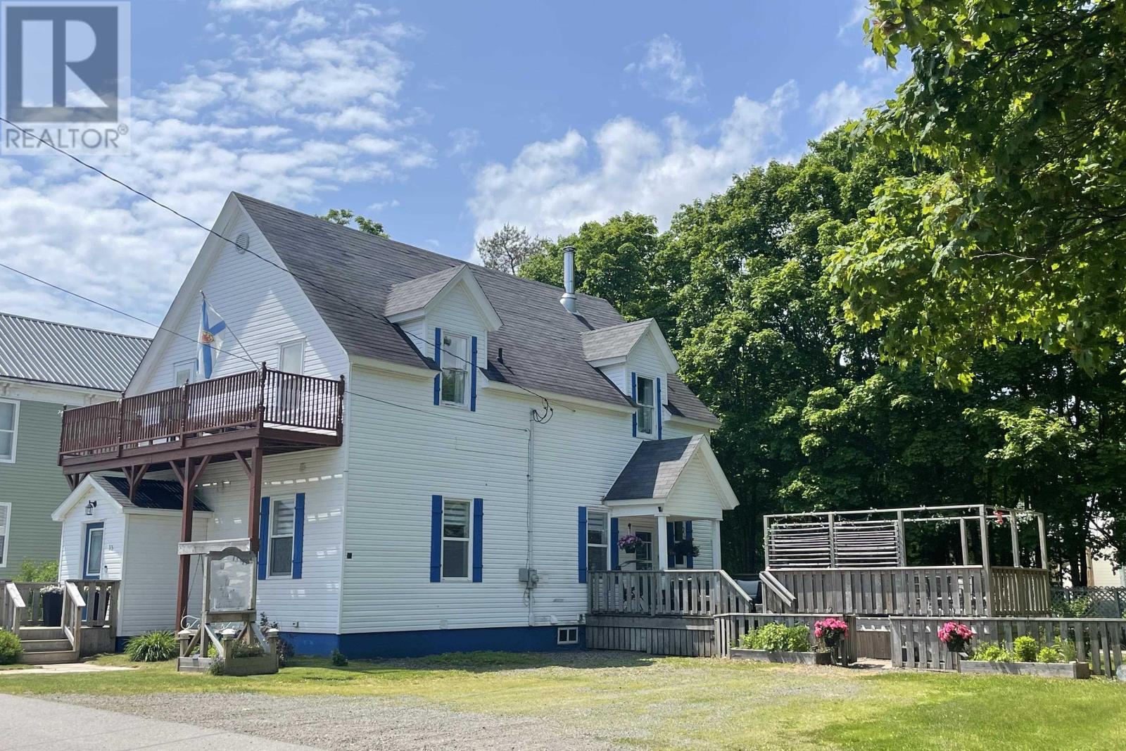 33 Pleasant St, Parrsboro, NS B0M 1S0