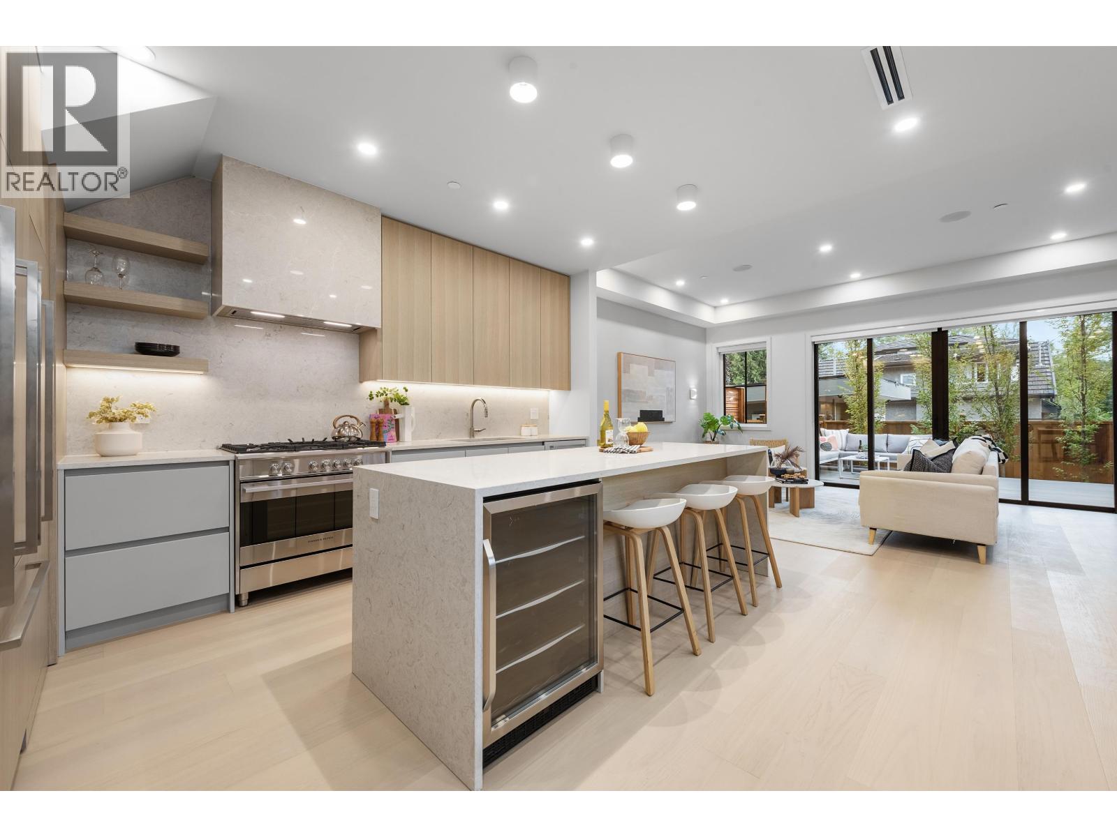2136 E 10 Avenue Unit 3, Vancouver, BC V5N 1Y1