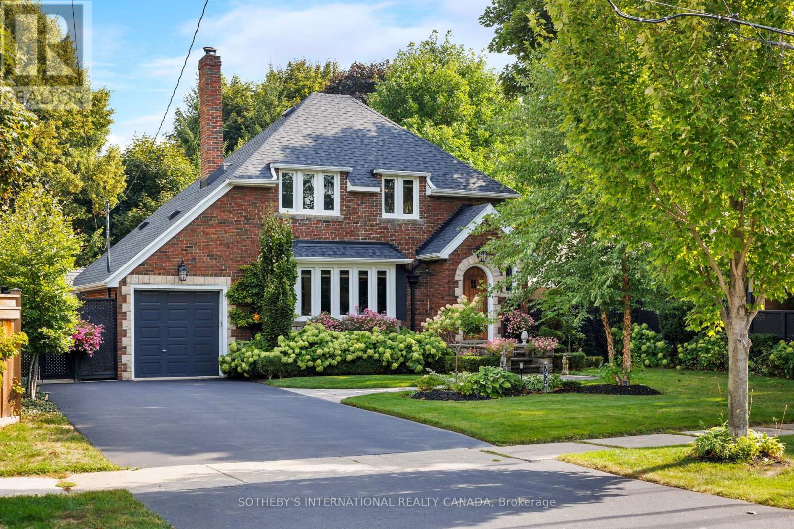797 Clarkson Rd S, Mississauga, ON L5J 2V2