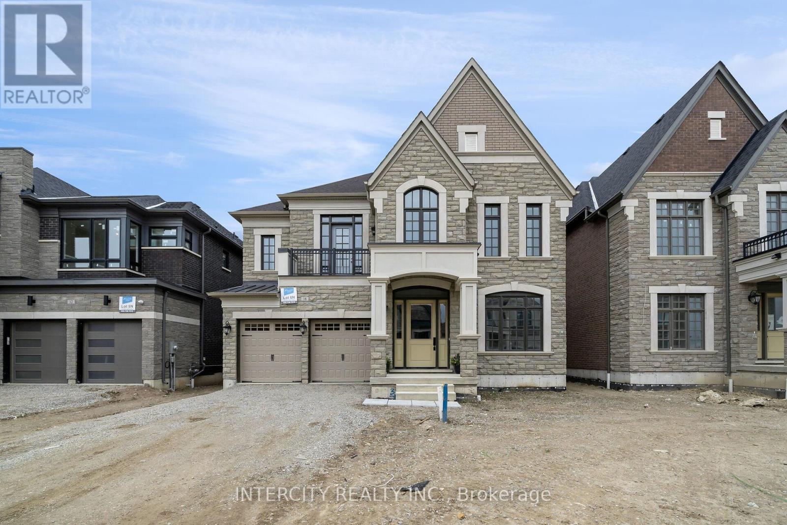 16 Heart Lake Cir, King King City, ON L7B 0S5