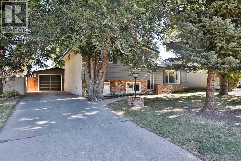 417 Normandy Rd S, Lethbridge, AB T1J 3X9