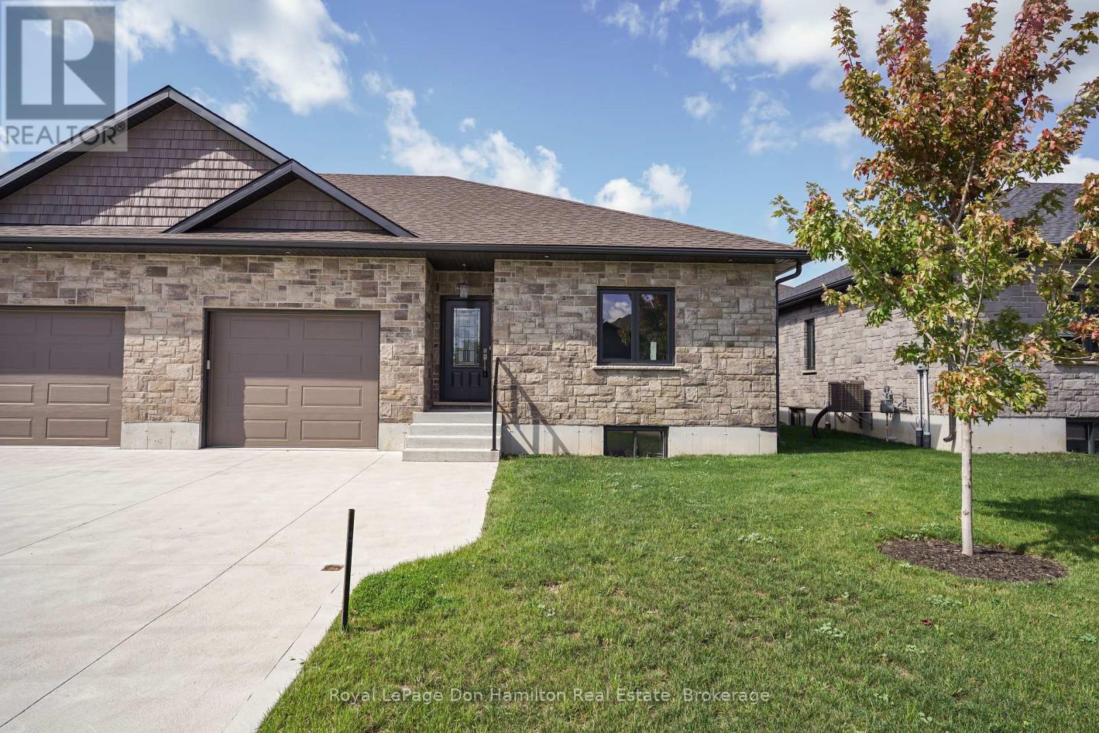 274 Queen St S, North Perth Elma, ON N0G 1B0