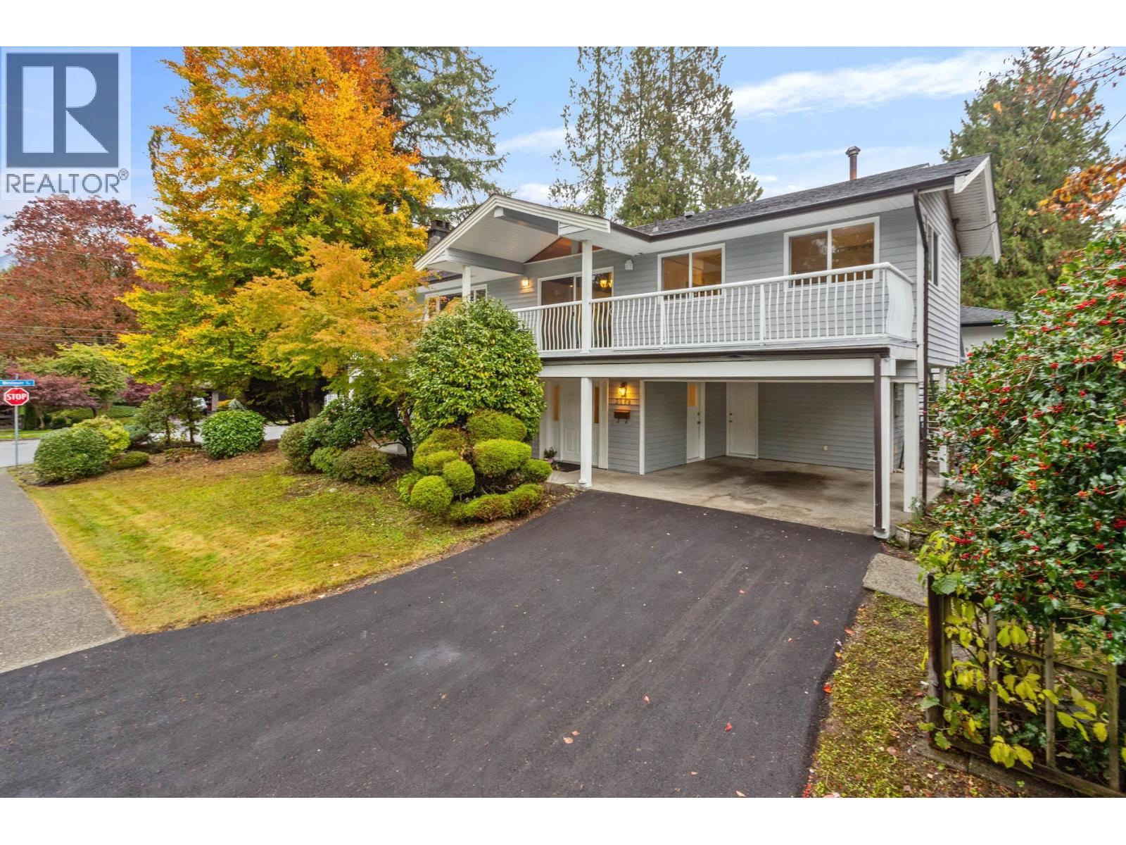 3288 Hoskins Rd, North Vancouver, BC V7J 3B4