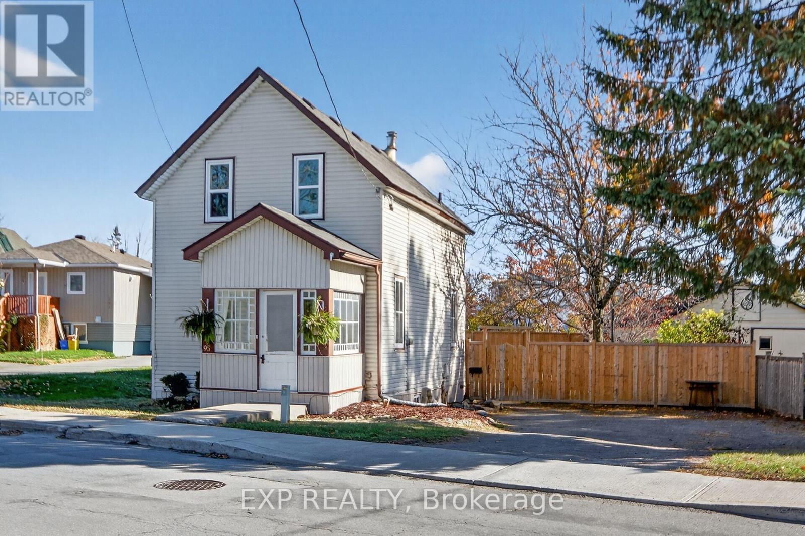 95 Main St E, Mississippi Mills, ON K0A 1A0